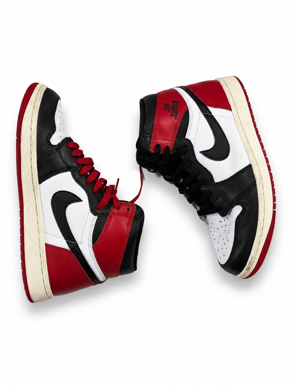 NIKE | Air Jordan 1 Retro High OG - Black Toe Reimagined - Picture 2 of 7